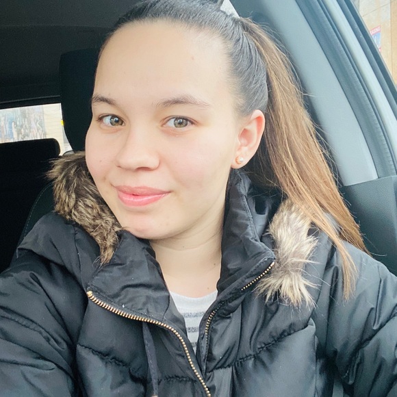 Meet your Posher, Jenny - Picture 1 of 5